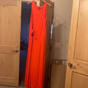 Ann Taylor side tie maxi dress in a beautiful orange color… size medium